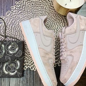 🚫SOLD W Nike Air Force 1 '07 PRM